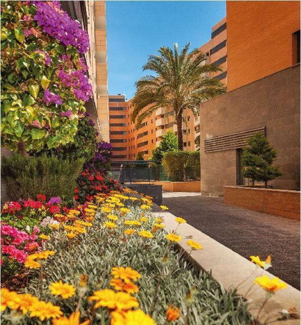 Keywise Perfect Location Next To Maria Zambrano Station, Central , Beach ,Pool And Free Parking Málaga Exteriör bild