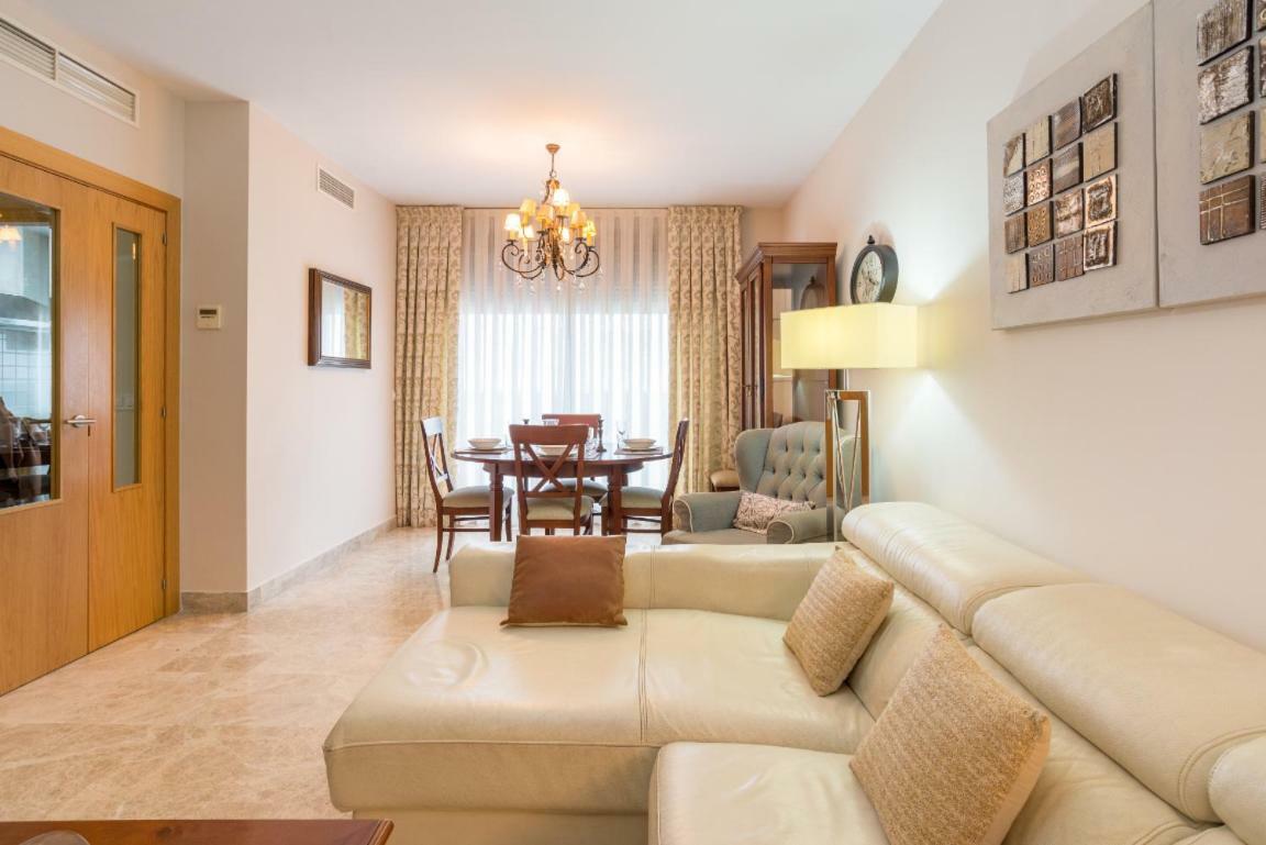 Keywise Perfect Location Next To Maria Zambrano Station, Central , Beach ,Pool And Free Parking Málaga Exteriör bild